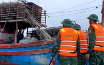Một ngư dân bỗng nhiên 'biến mất' trong đêm khi tàu cá vào bờ bán hải sản