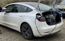 Vừa chạy xe điện vừa sạc bằng máy phát điện diesel, tài xế nhận kết đắng