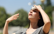 Dân công sở và sĩ tử ‘đuối sức’ giữa mùa hè 40 độ, cách nào giữ sức khỏe?