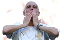 HLV Pep Guardiola khóc trong ngày chia tay Man City