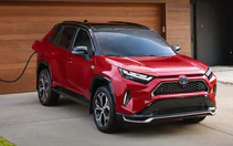 Chủ xe hybrid sạc điện bị chỉ trích 'không sạch' vì lười cắm điện, Toyota cho thấy điều ngược lại