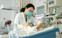 Thai kỳ nguy cơ cao và ca sinh nghẹt thở của thai phụ 42 tuổi