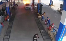 Vụ cháy xe ở cây xăng: Tài xế khai không mở cửa xe là do hoảng sợ quá!