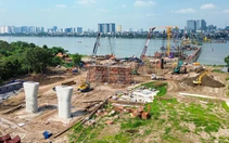 Những trụ đầu tiên của cây cầu gần 16.000 tỉ đã thành hình