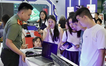 Đến phố đi bộ Nguyễn Huệ trải nghiệm 'Bức tường an ninh mạng', nhận diện các chiêu trò lừa đảo