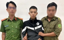 Dùng kiếm chém cha ruột, ném 'bom xăng' vào nhà khiến cán bộ công an bị bỏng