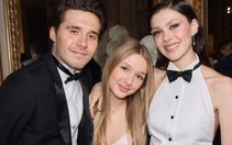 Brooklyn Beckham tố cáo cha mẹ lợi dụng em gái Harper