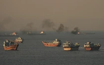 Ba siêu tàu chở dầu treo cờ Saudi Arabia vượt eo biển Hormuz ngay sau thỏa thuận Mỹ - Iran