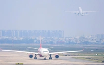 'Vật thể lạ' ở gần sân bay và khoảng trống ý thức