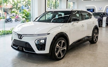 'Lộ diện' xe dễ là VinFast VF 7 đời mới, có thể chia sẻ nhiều điểm chung với VF 8 vừa ra mắt