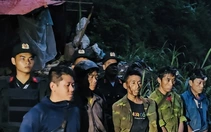 Hơn 100 công an bí mật hành quân ban đêm, bắt gọn ổ nhóm ma túy trong rừng sâu