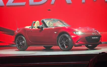 Mazda MX-5 giá 1,339 tỉ đồng cho dân chơi Việt, có chi tiết như Porsche 911 Targa