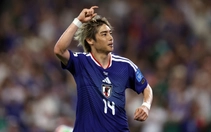 Người hùng tuyển Nhật Bản tại World Cup từng đi bán... gà rán