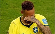 Neymar bật khóc khi trở lại tuyển Brazil sau 981 ngày
