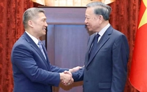Quyền Bộ trưởng Hải quân Mỹ Hùng Cao chia sẻ cảm nghĩ sau chuyến đi Việt Nam
