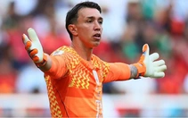 Báo chí gọi Fernando Muslera là 'thủ môn  tệ nhất lịch sử World Cup'