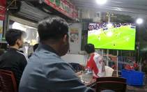 Bóng lăn trên sân, đừng để nợ lăn vào nhà