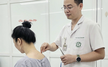 Dân văn phòng khổ sở vì đau cổ vai gáy, có cách nào cải thiện?