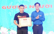 Nam thanh niên dùng bình cứu hỏa cứu người phụ nữ bị đâm trên đường Lạch Tray nhận bằng khen