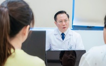 Chuyện bác sĩ thời đại số: Từ bàn mổ bước ra mạng xã hội