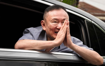 Ông Thaksin chuẩn bị quay lại Dubai sau khi được ân xá