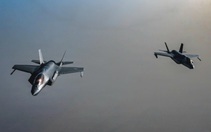 Mỹ bắn hạ 2 drone Iran ở eo biển Hormuz, 'đánh cứ đánh, đàm cứ đàm'