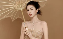 Bạch Lộc lên bìa Madame Figaro diện chiếc đầm màu nude khả ái của nhà thiết kế Việt