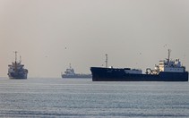 EU tung đòn trừng phạt mới, Iran tuyên bố không quan tâm