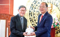 Đức Hồng y Luis Antonio Gokim Tagle gặp lãnh đạo Cà Mau trước lễ tuyên Chân phước linh mục Trương Bửu Diệp