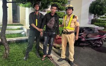 Giả danh công an dừng xe kiểm tra giấy tờ, đòi tiền người đi đường