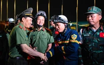 Đoàn Việt Nam về nước sau 12 ngày sang Venezuela tìm kiếm nạn nhân động đất