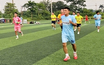 Công ty Nhật Bản linh hoạt ca làm việc để công nhân yên tâm đá bóng