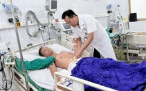 Cứu sống người đàn ông đa chấn thương do nhảy cầu Bãi Cháy