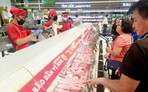 Giá bán lẻ thịt heo giảm, siêu thị tăng khuyến mãi nhưng sức mua vẫn không cao