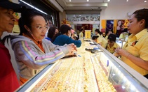 Đọc nhanh 14-7: Giá vàng giảm tiếp; cổ phiếu một doanh nghiệp ở TP.HCM tăng 'sốc' 150%