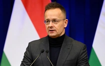 Cựu Ngoại trưởng Hungary bỏ ghế nghị sĩ để đầu quân cho hãng xe điện BYD