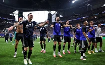 Cổ động viên thế giới thán phục tuyển Argentina và Messi