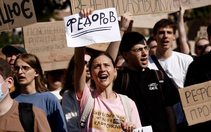 Ông Zelensky thay Bộ trưởng Quốc phòng, hàng ngàn người biểu tình ở Kiev