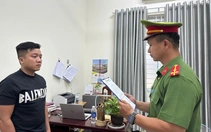 Đánh người, đe dọa, khóa cửa nhà đòi tiền đặt cọc đất, 2 người bị khởi tố
