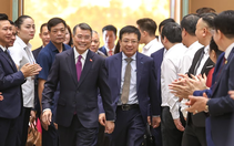 Thủ tướng: 'Khen Chính phủ thì để dịp khác, hội nghị để nêu các khó khăn và giải pháp'