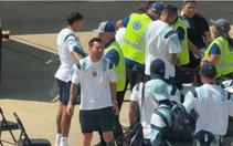 Video: Messi cười khoái chí khi đồng đội giấu kẹp nướng thịt trong ba lô