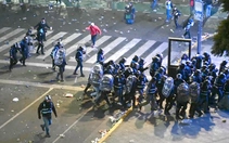 Nhiều CĐV Argentina bị bắt sau khi xô xát vì đội nhà thua trận tại World Cup 2026