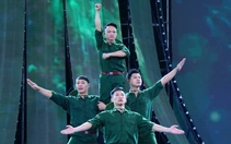 Xiếc ‘Vó ngựa biên cương’ tri ân những người lính