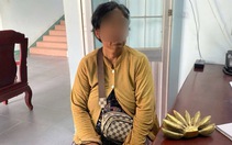 Biến nải chuối thành ‘hàng quý’ lừa gạt cụ già bán vé số