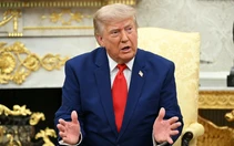 Ông Trump cảnh báo Nga và Trung Quốc không bán vũ khí cho Iran