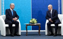 Tổng thống Kazakhstan nói với ông Putin: Chiến sự Ukraine cần chấm dứt!