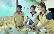 Mâm cơm của sinh viên miền Tây tri ân gia đình chính sách