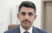 Video giới chức Iraq tìm thấy thùng tiền tham nhũng của cựu thứ trưởng dầu mỏ giấu trong bụi cây