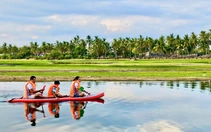 Đầm nước ngọt sát biển đẹp như tranh ở Quảng Ngãi