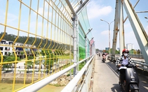 Cận cảnh cầu Bến Thủy ‘khoác áo mới’ có lưới ngăn người nhảy cầu